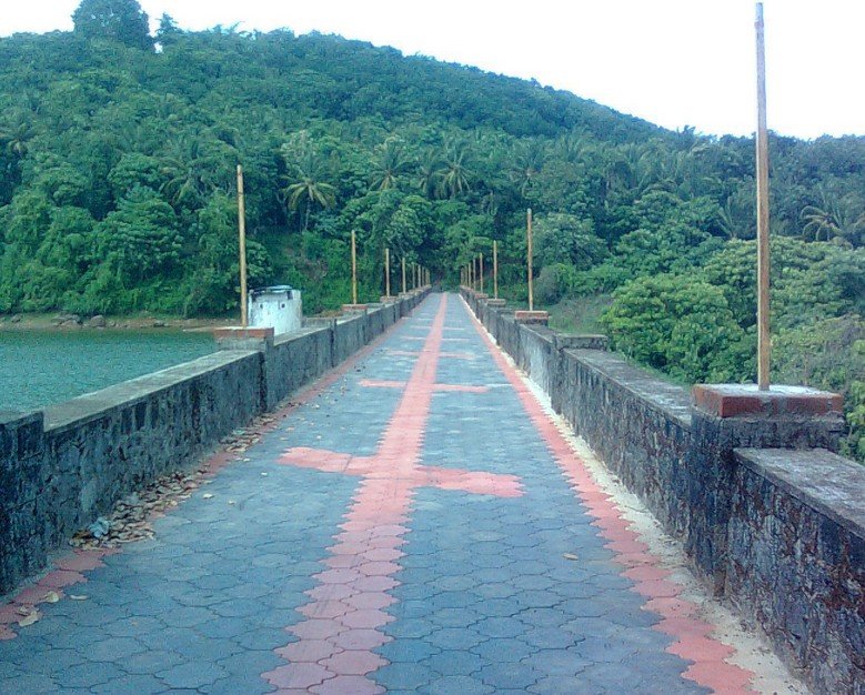Poomala Dam, Thrissur, Kerala - Vushii.com